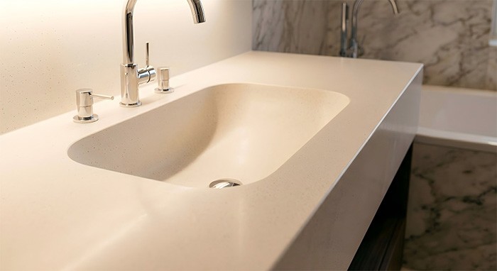 High-end private residence &ndash; warm and luxurious kitchen and bathroom space