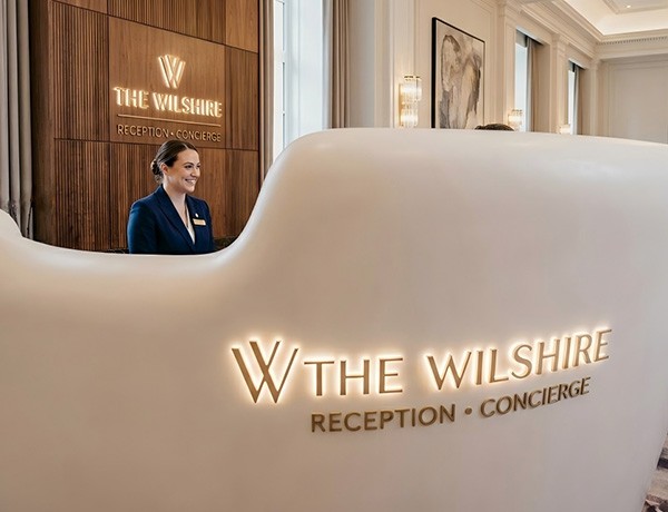 High-end Hotel Lobby – “Flowing” Luxury Art High-end Hotel Lobby – “Flowing” Luxury Art