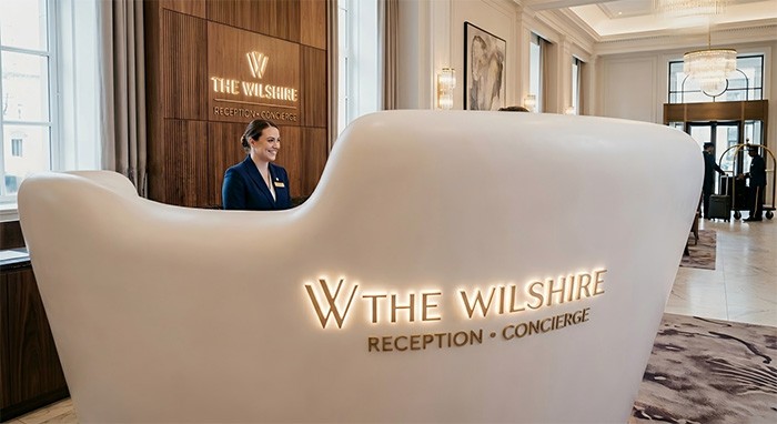 High-end Hotel Lobby &ndash; &ldquo;Flowing&rdquo; Luxury Art